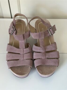Vionic Tawny Mauve Suede Wedge Sandals Women's 6.5 Wide T-Strap Buckle Comfort